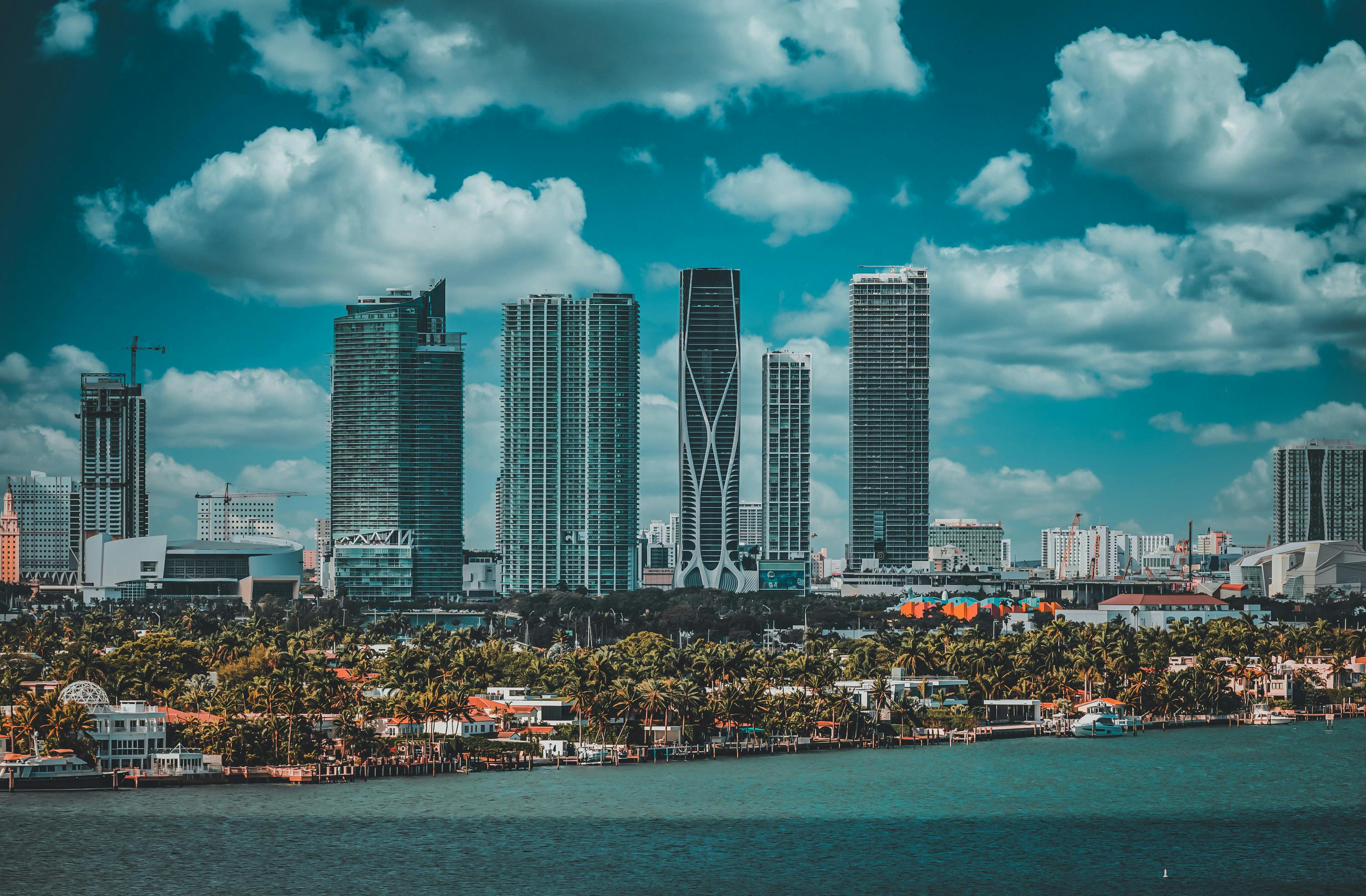 Miami, FL city skyline wallpaper, 3000x1968