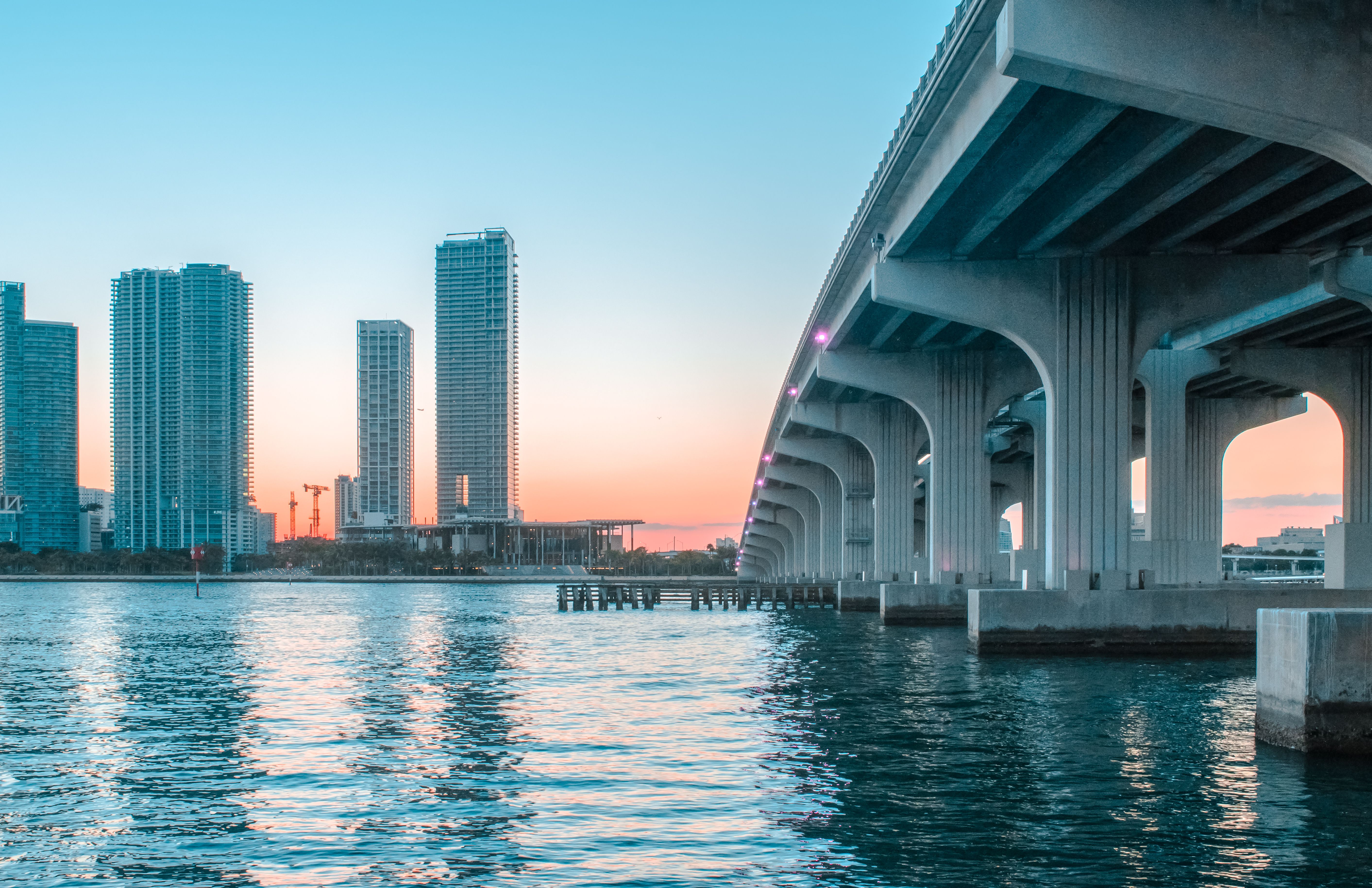 Miami, FL city skyline wallpaper, 5651x3659