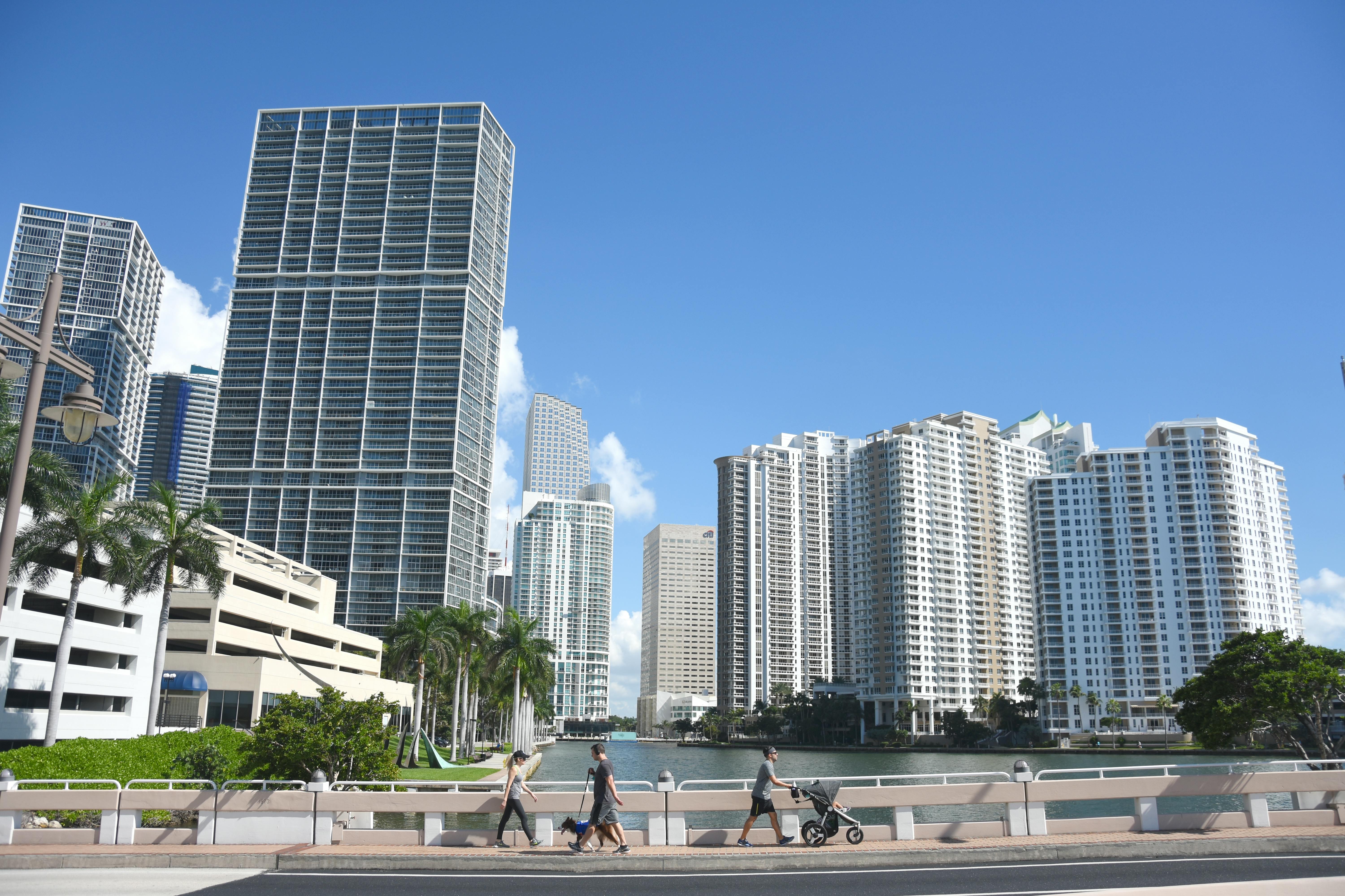Miami, FL city skyline wallpaper, 6000x4000