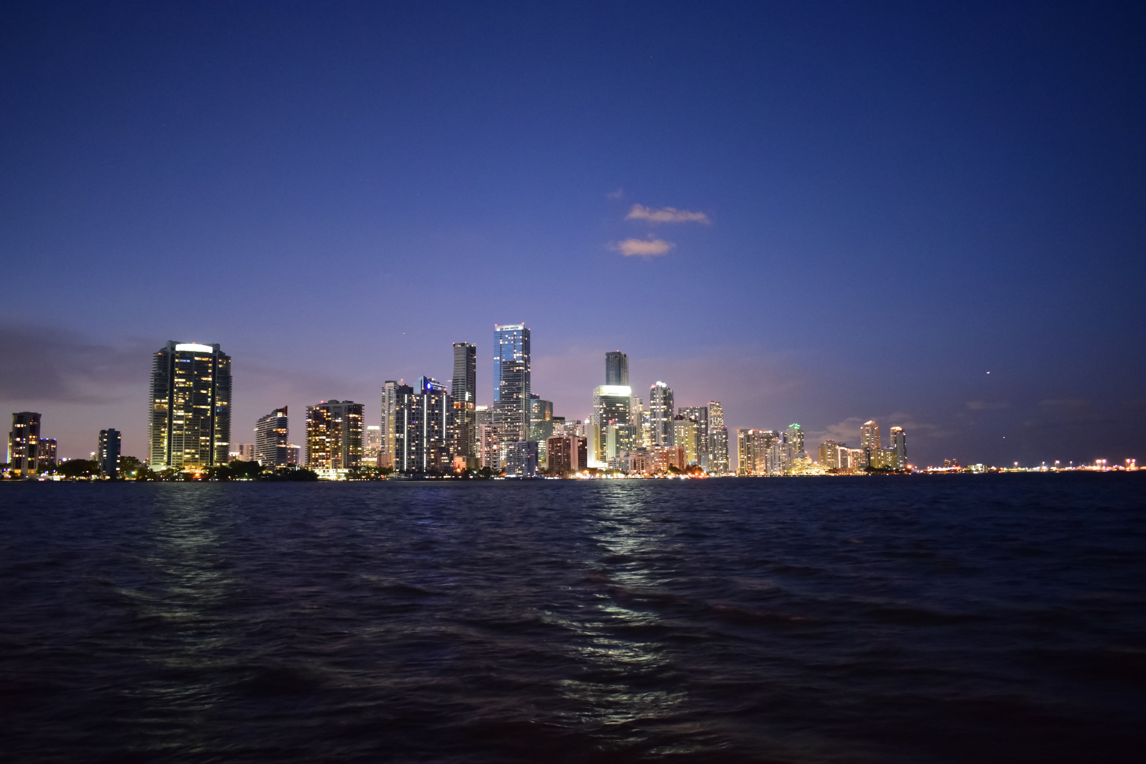 Miami, FL city skyline wallpaper, 4496x3000