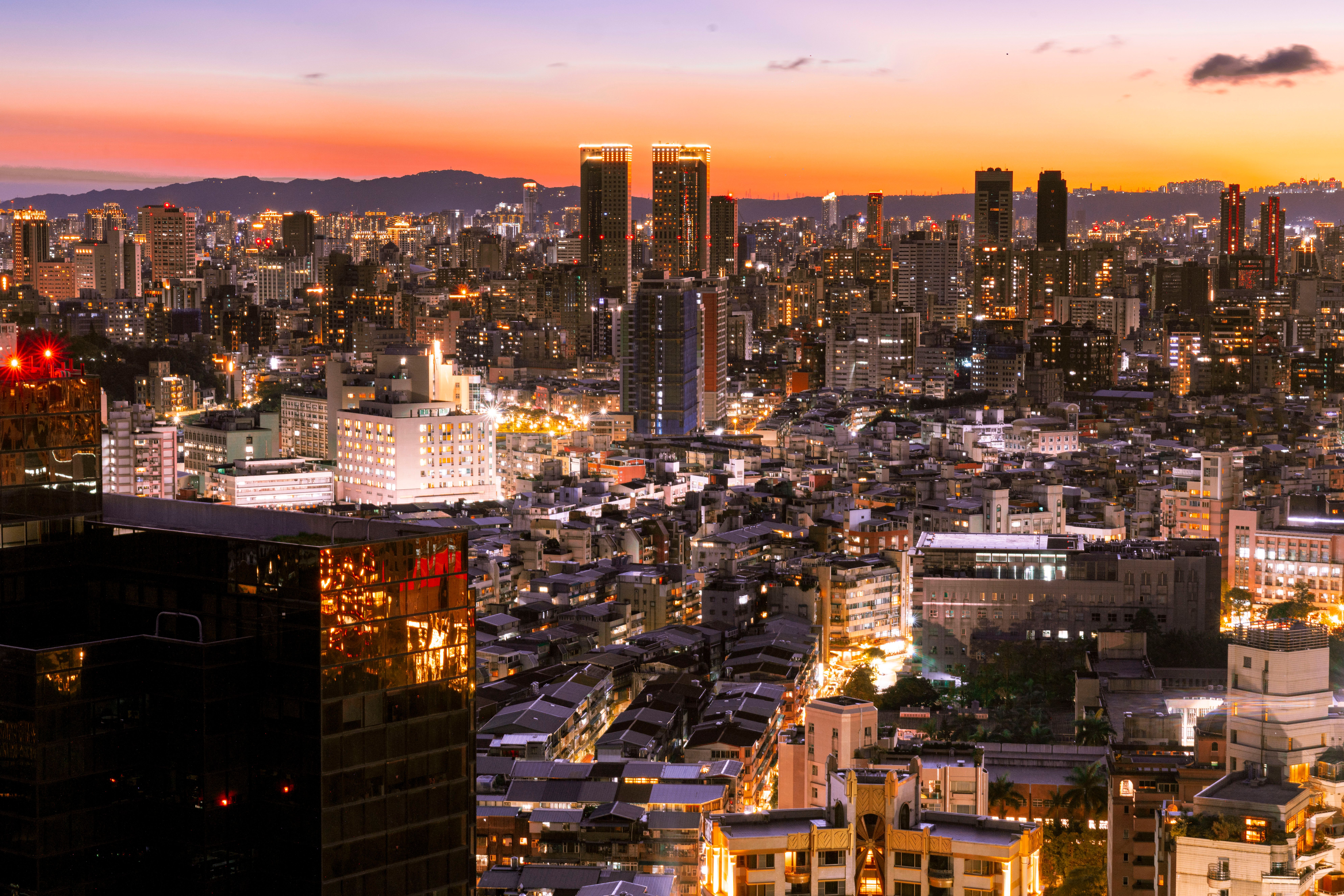 City Skyline Sunset city skyline wallpaper at sunset, 7952x5304