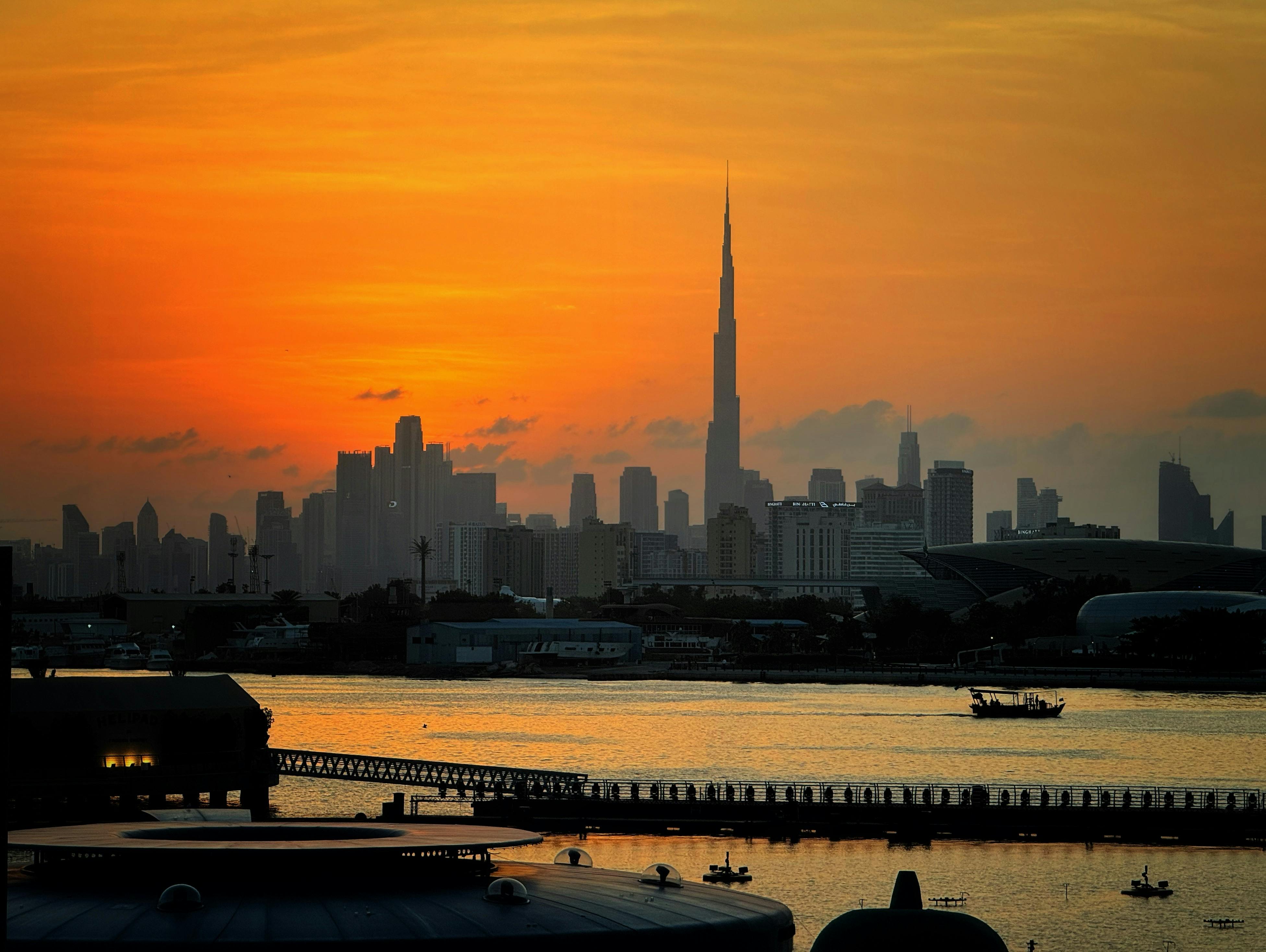 Dubai Skyline city skyline wallpaper, 3904x2936
