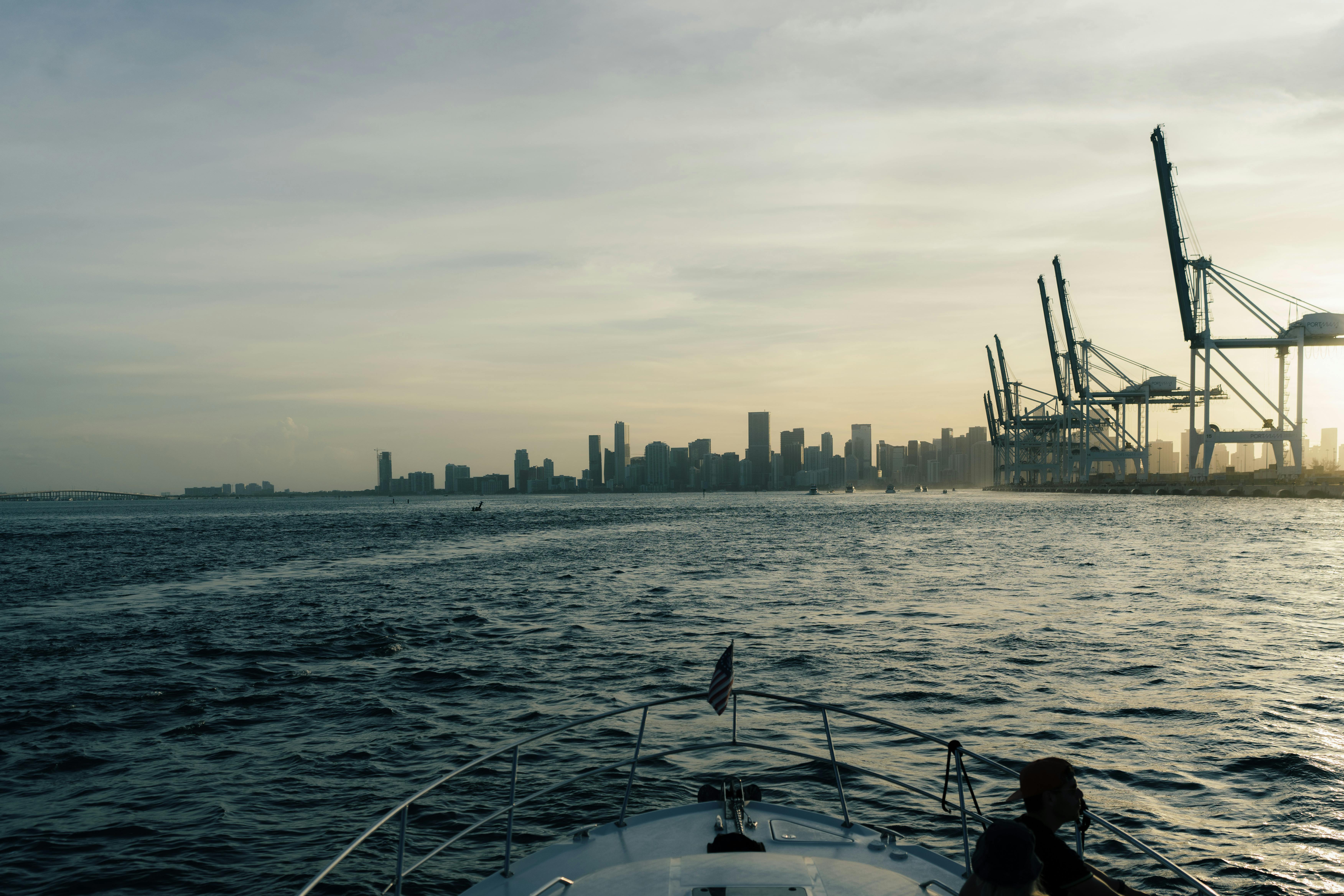 Miami, FL city skyline wallpaper, 7008x4672
