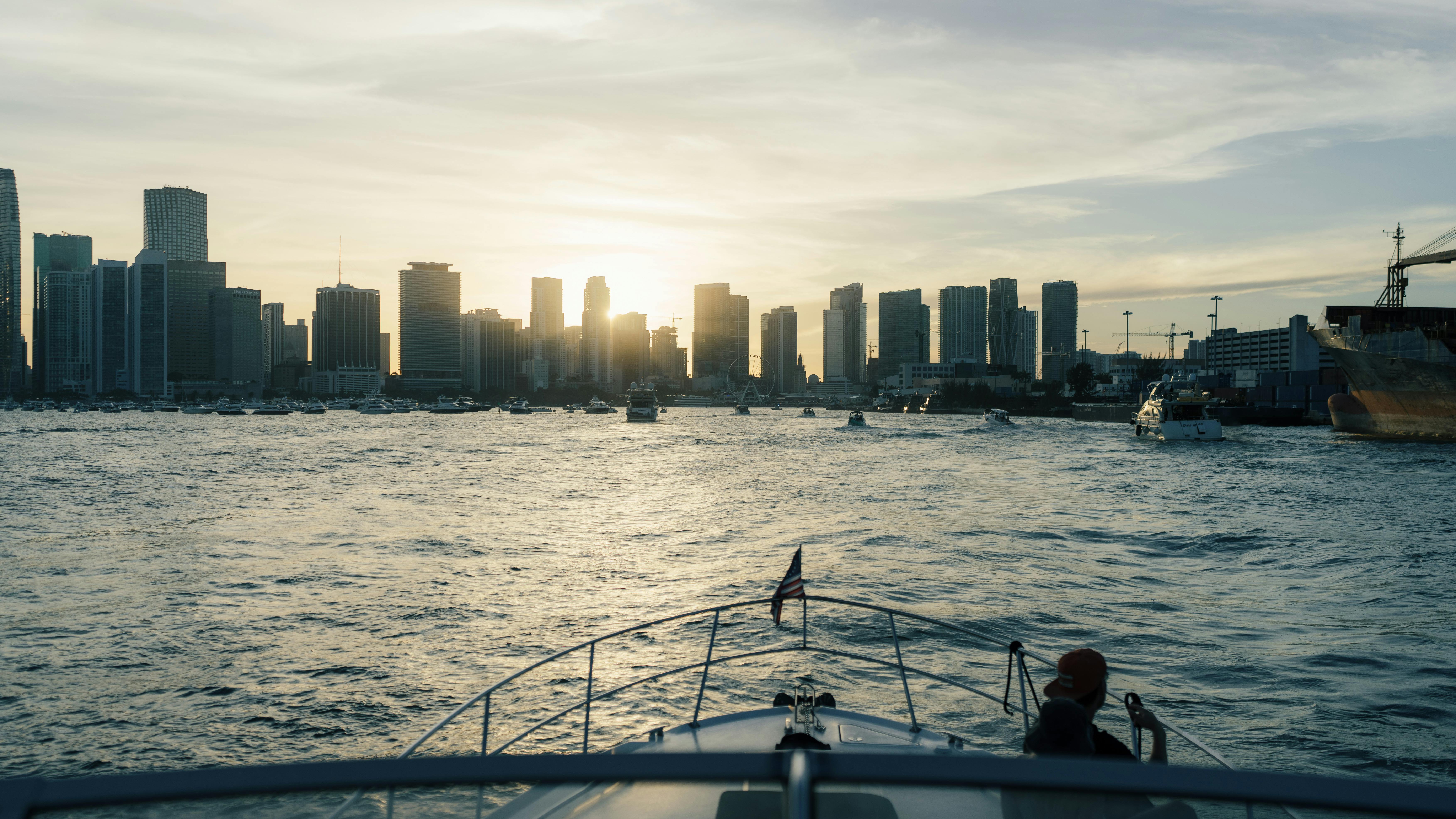Miami, FL city skyline wallpaper, 7008x3944