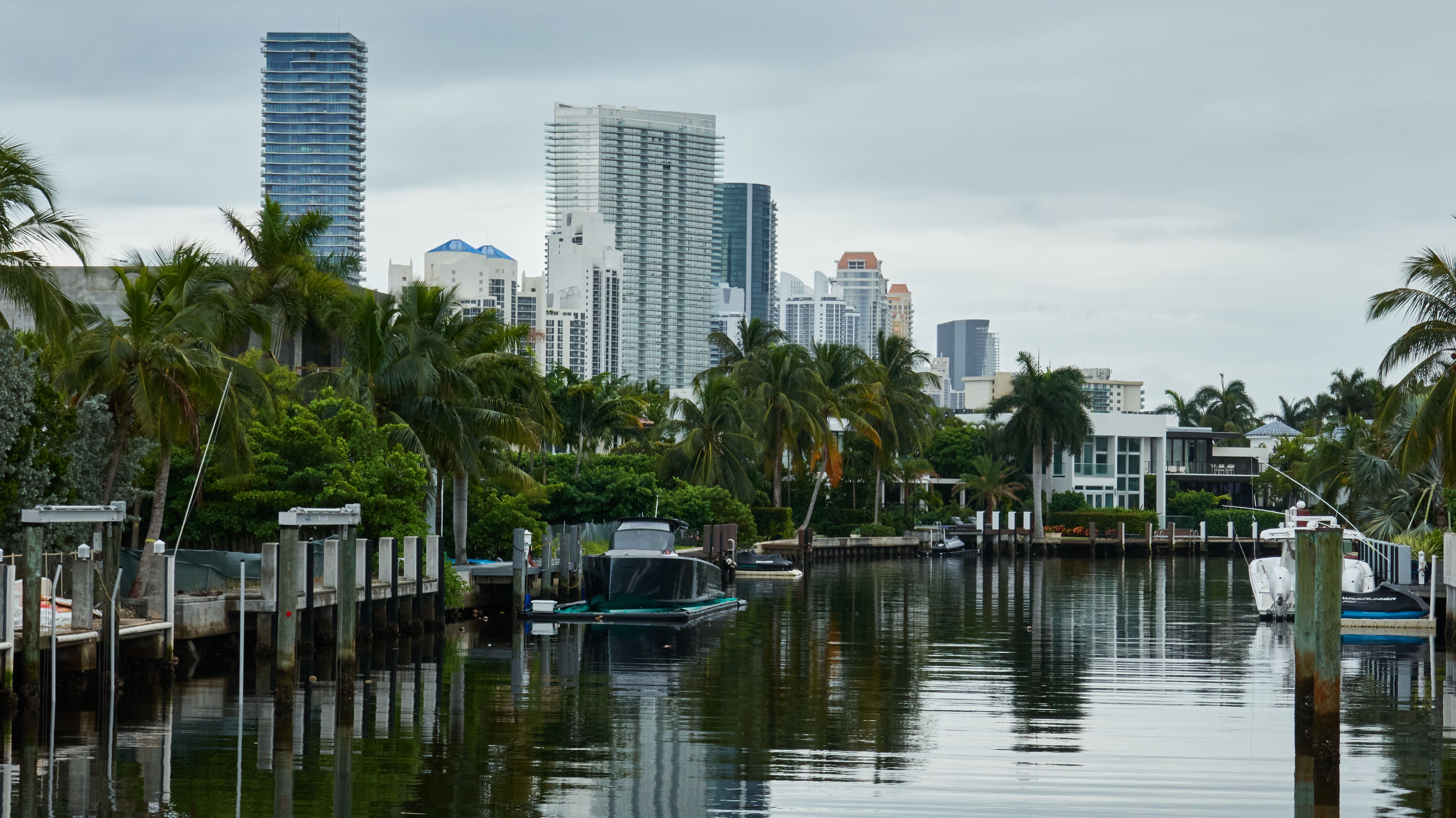 Miami, FL city skyline wallpaper, 5472x3078