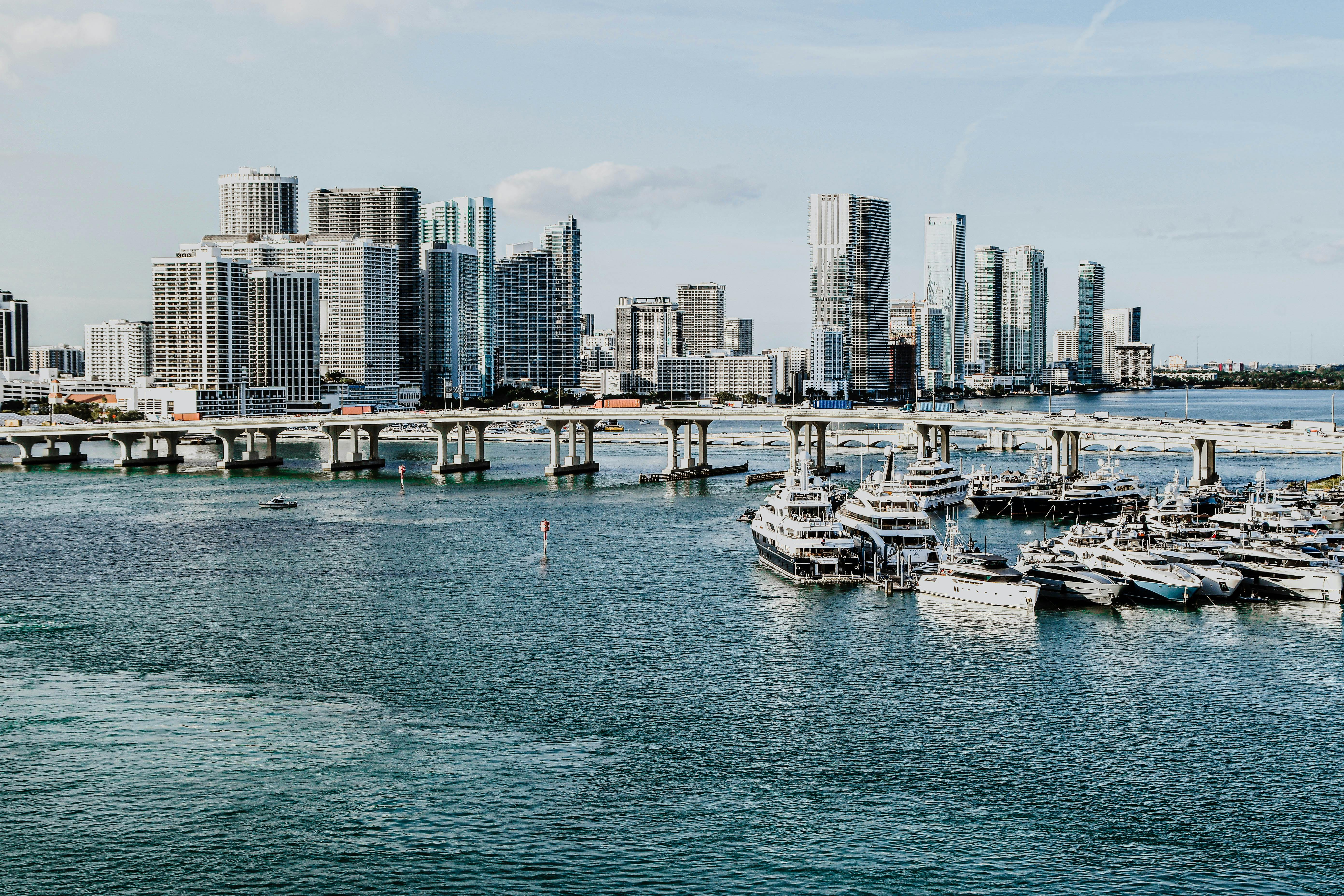 Miami, FL city skyline wallpaper, 5568x3712
