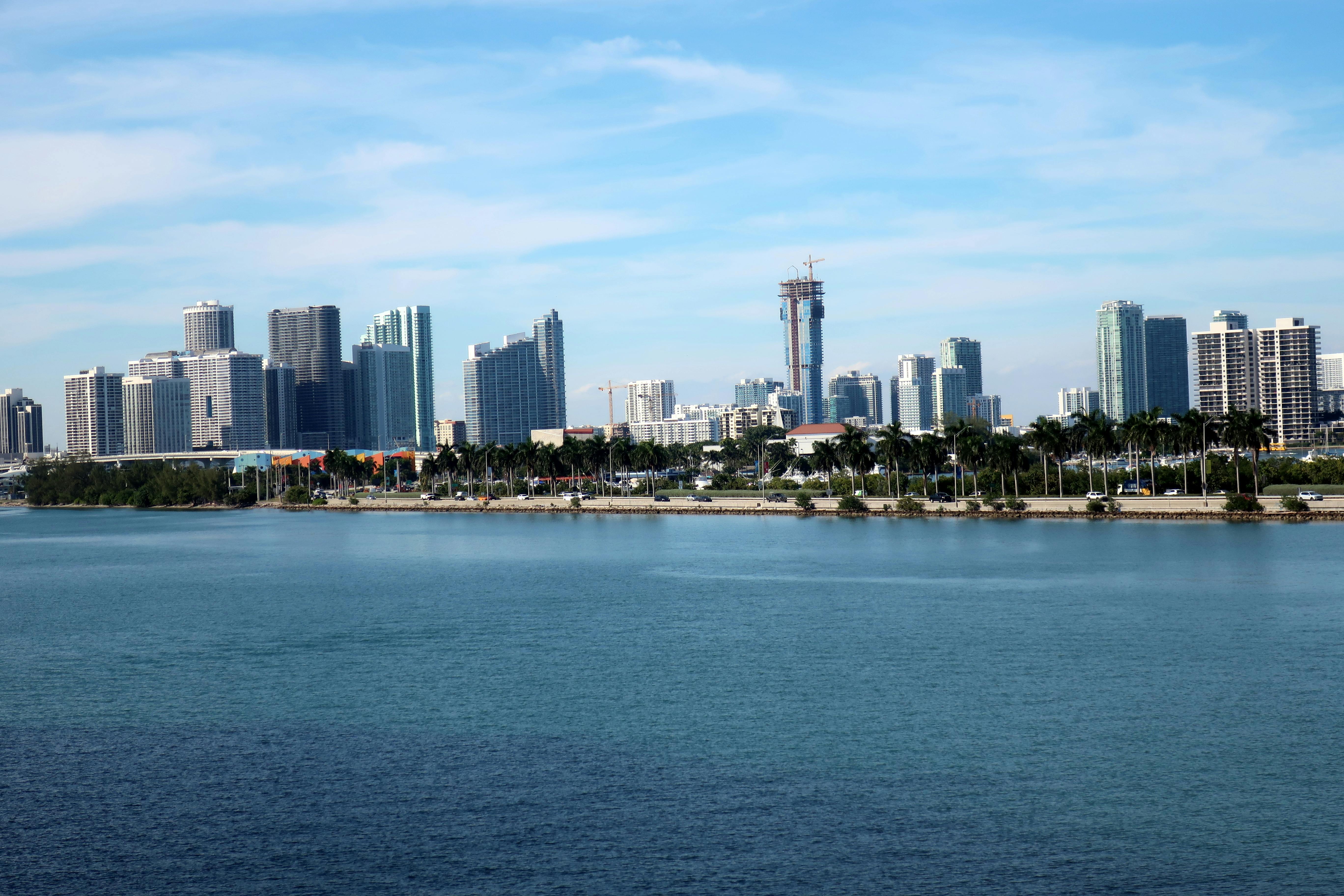 Miami, FL city skyline wallpaper, 5472x3648