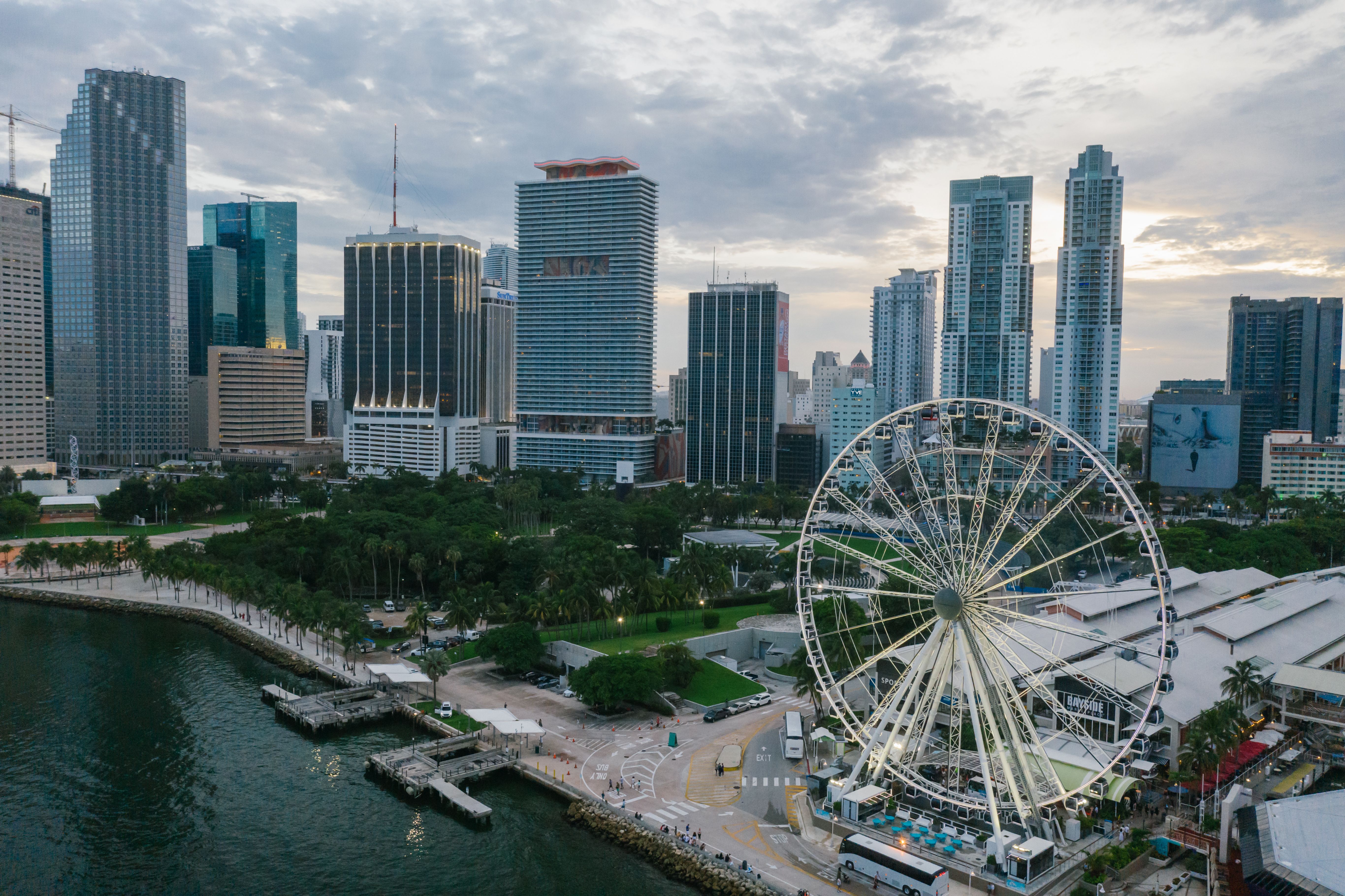 Miami, FL city skyline wallpaper, 5464x3640