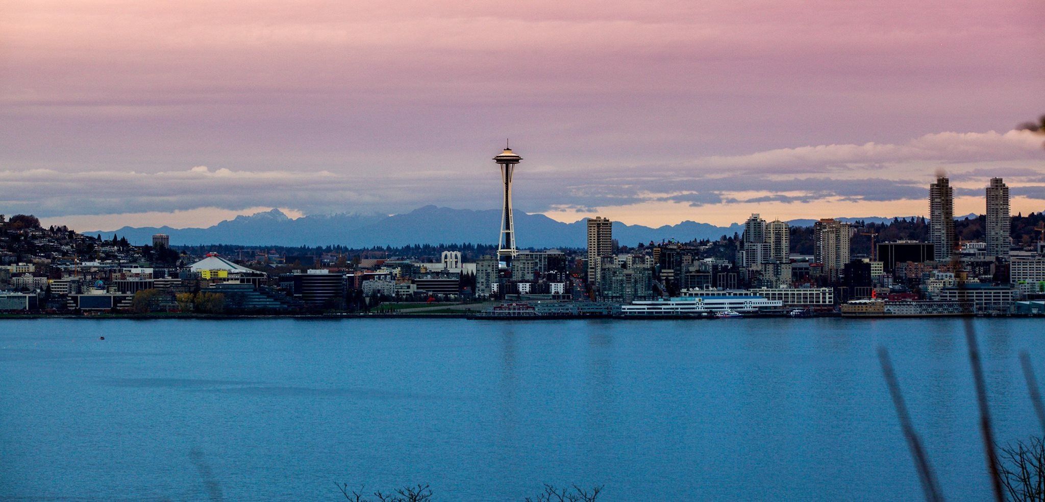 Seattle, WA city skyline wallpaper, 2048x983